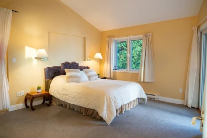 Guest Bathroom Photo of 37189 Schooner Way, Pender Island, BC