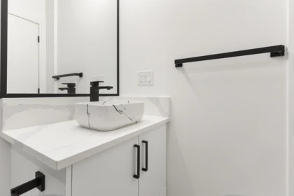 Guest Bathroom Photo of 32515 Higginbottom Court, Mission, BC