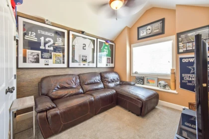 Entry Foyer Photo of 14876 34 Avenue, Surrey, BC