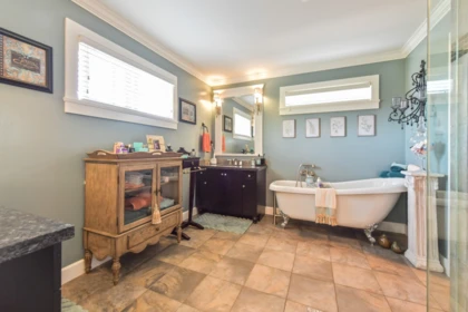 Powder Room Photo of 14876 34 Avenue, Surrey, BC