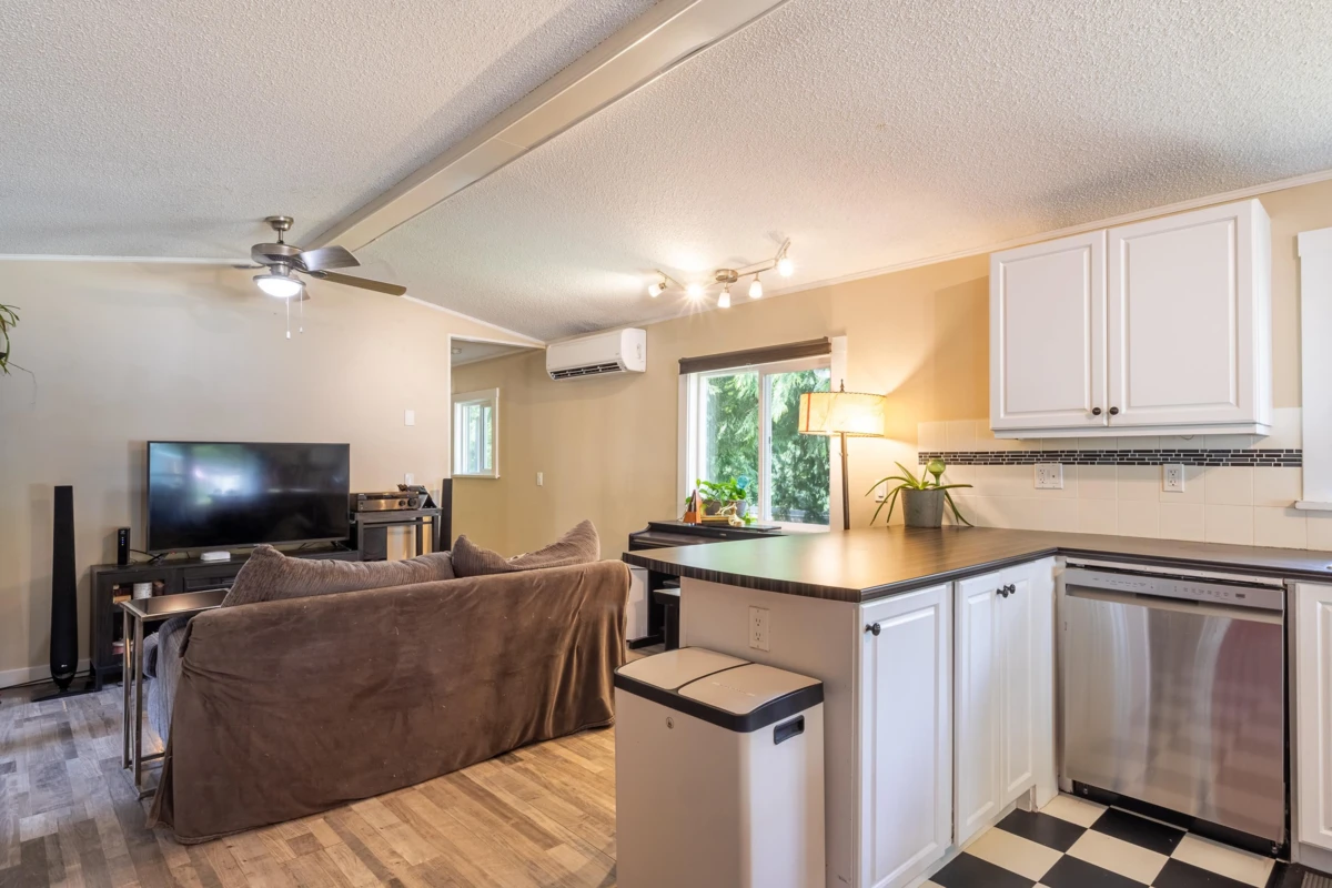 Kitchen Photo of 20 1416 North Road, Gibsons, BC
