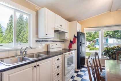 20 1416 North Road, Gibsons, BC, Gibsons — Manufactured Home for sale