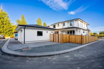 Community Amenities Photo (Clubhouse) of 101 13711 16 Avenue, Surrey, BC