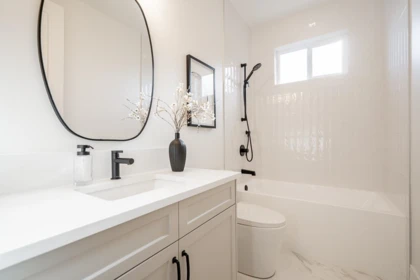 Entry Foyer Photo of 101 13711 16 Avenue, Surrey, BC