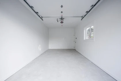 Fitness Center Photo Near 101 13711 16 Avenue, Surrey, BC