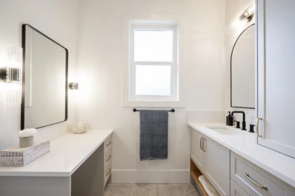 Guest Bathroom Photo of 101 13711 16 Avenue, Surrey, BC