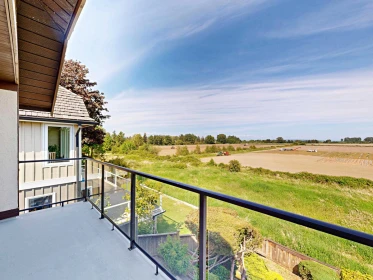 Backyard Photo of 659 Sandollar Place, Delta, BC