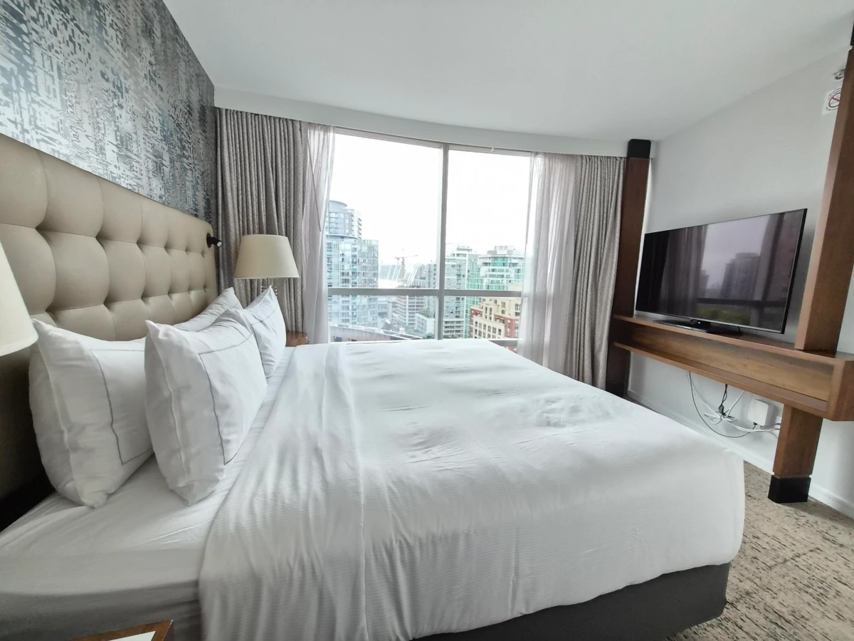 Family Room Photo of 1800 433 Robson Street, Vancouver, BC