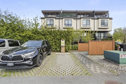 Backyard Photo of 2296 E 33rd Avenue, Vancouver, BC