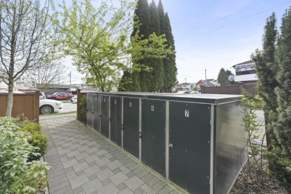 Front Yard Photo of 2296 E 33rd Avenue, Vancouver, BC
