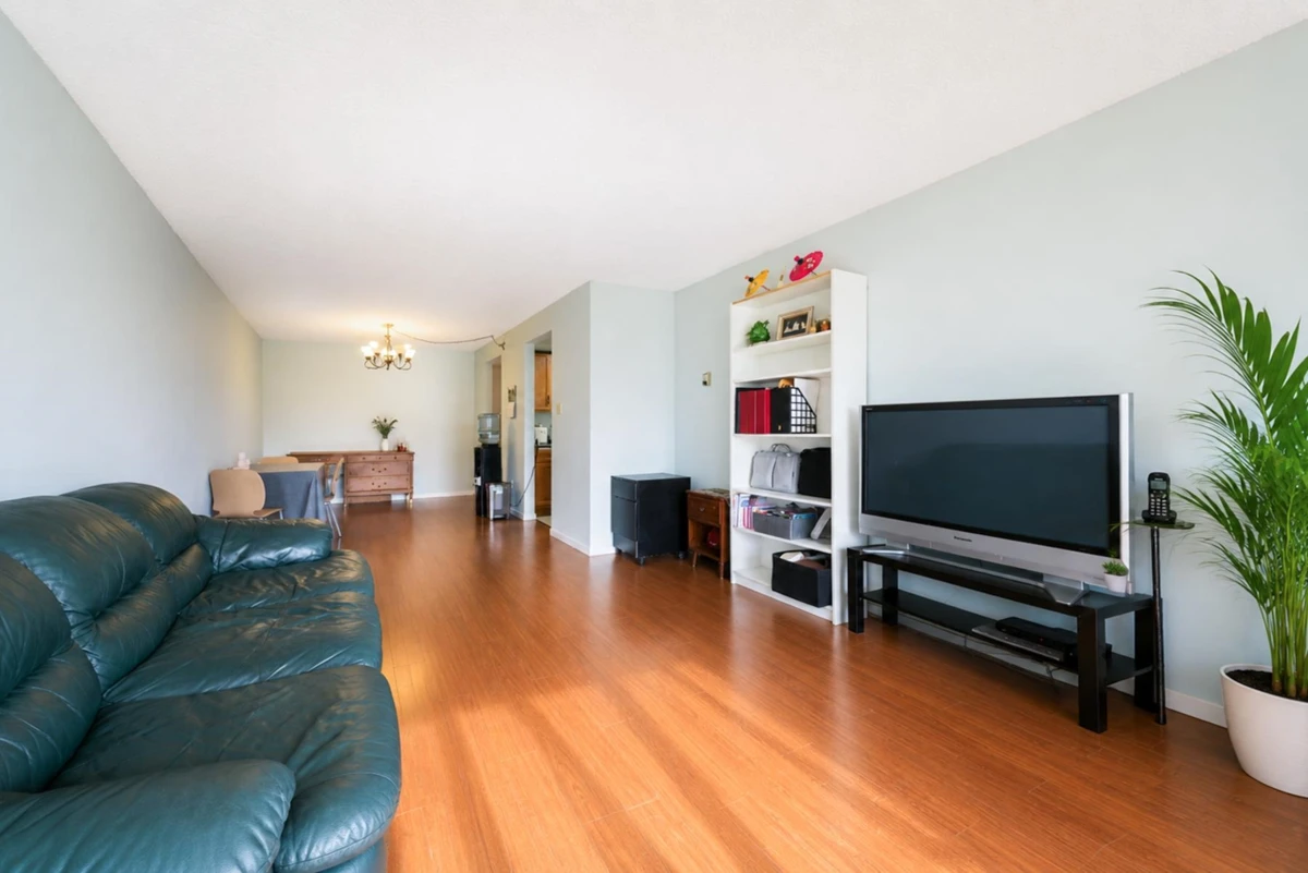 Dining Area Photo of 802 6595 Willingdon Avenue, Burnaby, BC