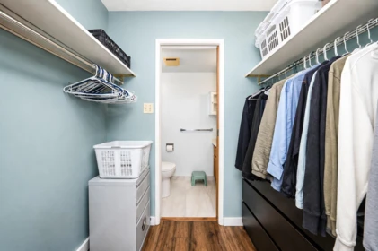Walk-In Closet Photo of 802 6595 Willingdon Avenue, Burnaby, BC