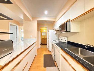 Walk-In Closet Photo of 7031 Lindsay Road, Richmond, BC
