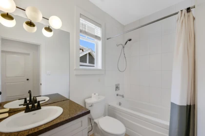 Guest Bathroom Photo of 1001 Condor Place, Squamish, BC