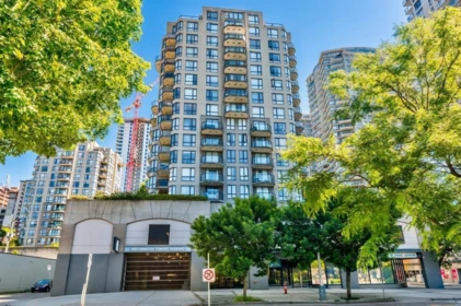 Hot Tub / Spa Photo of 1406 55 Tenth Street, New Westminster, BC
