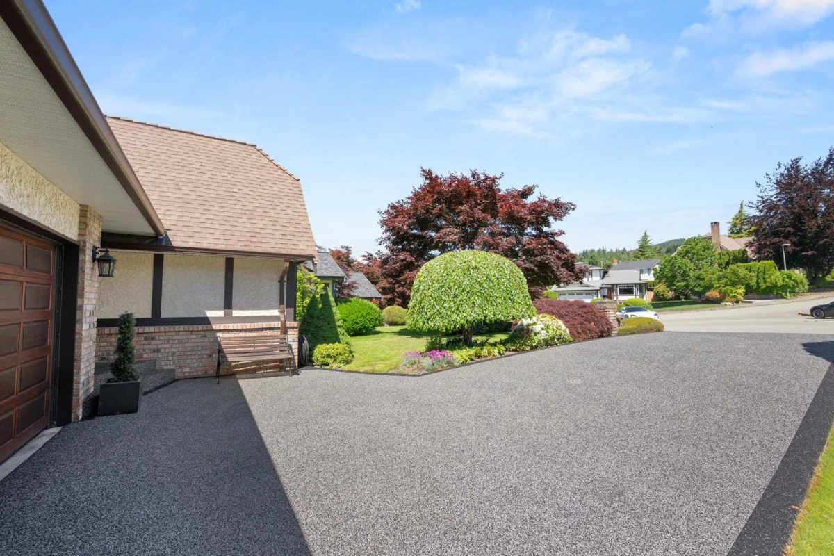 Living Room Photo of 2568 Trillium Place, Coquitlam, BC