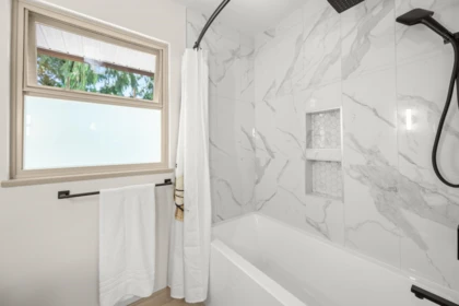 Entry Foyer Photo of 2568 Trillium Place, Coquitlam, BC