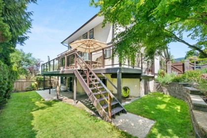 Garden / Landscaping Photo of 2568 Trillium Place, Coquitlam, BC