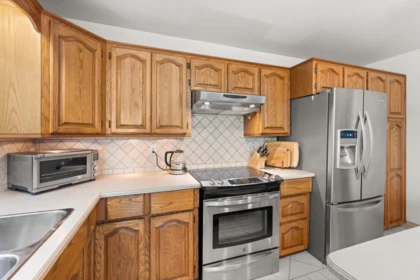Kitchen Island Photo of 2568 Trillium Place, Coquitlam, BC