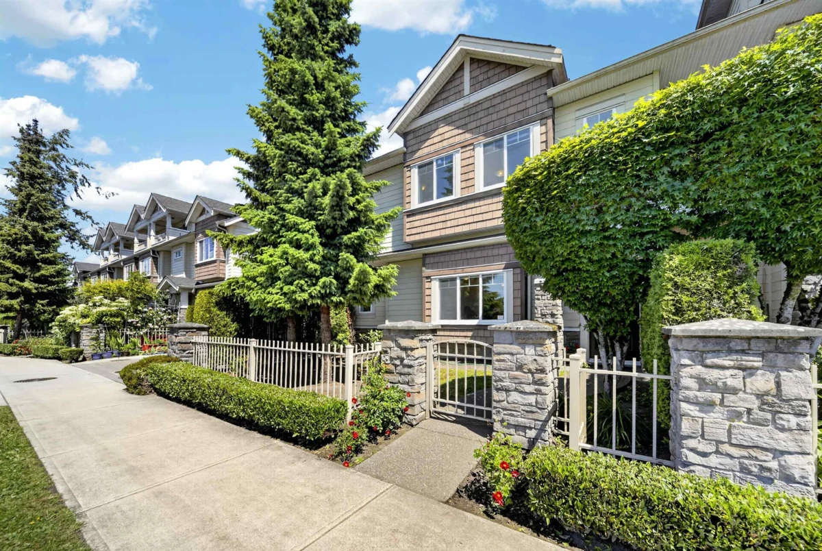 Family Room Photo of 1 9700 No. 3 Road, Richmond, BC