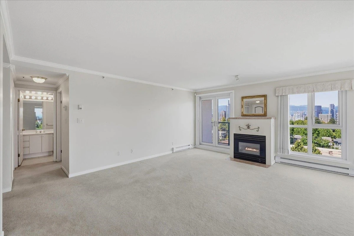 Dining Area Photo of 901 2988 Alder Street, Vancouver, BC