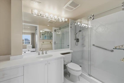 Laundry Room Photo of 901 2988 Alder Street, Vancouver, BC