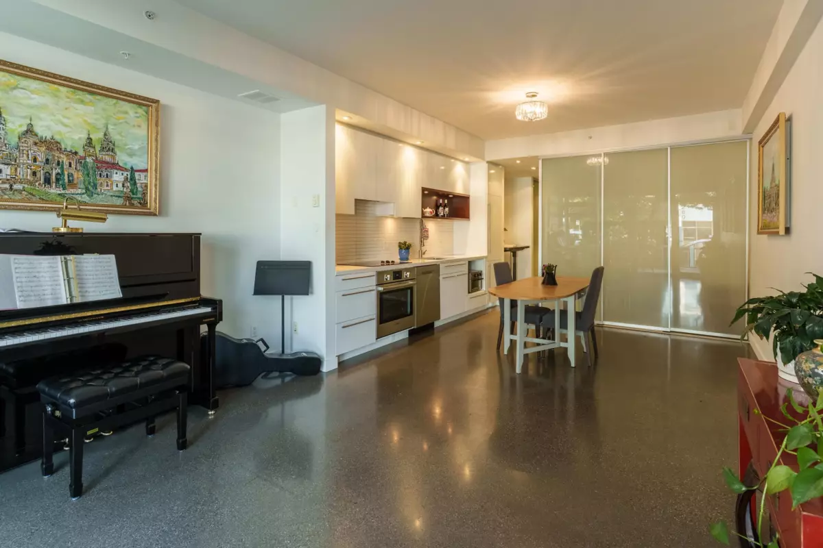 Dining Area Photo of 260 E 2nd Avenue, Vancouver, BC