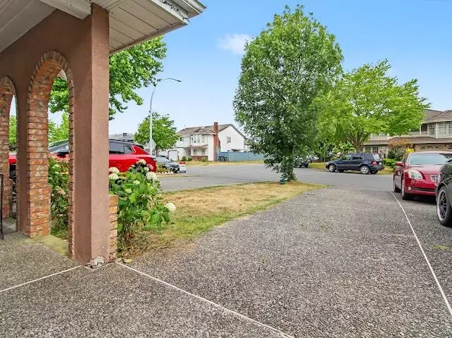 Dining Area Photo of 12506 75a Avenue, Surrey, BC