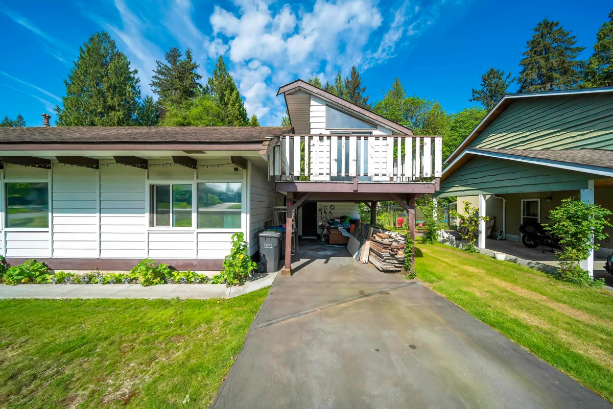 Living Room Photo of 4067 Sefton Street, Port Coquitlam, BC