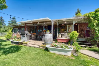 Hot Tub / Spa Photo of 19636 8 Avenue, Langley, BC