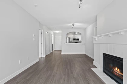 304 5500 Lynas Lane, Richmond, BC, Richmond — Apartment/Condo for sale