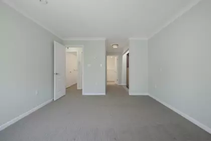 Entry Foyer Photo of 312 15350 19a Avenue, Surrey, BC