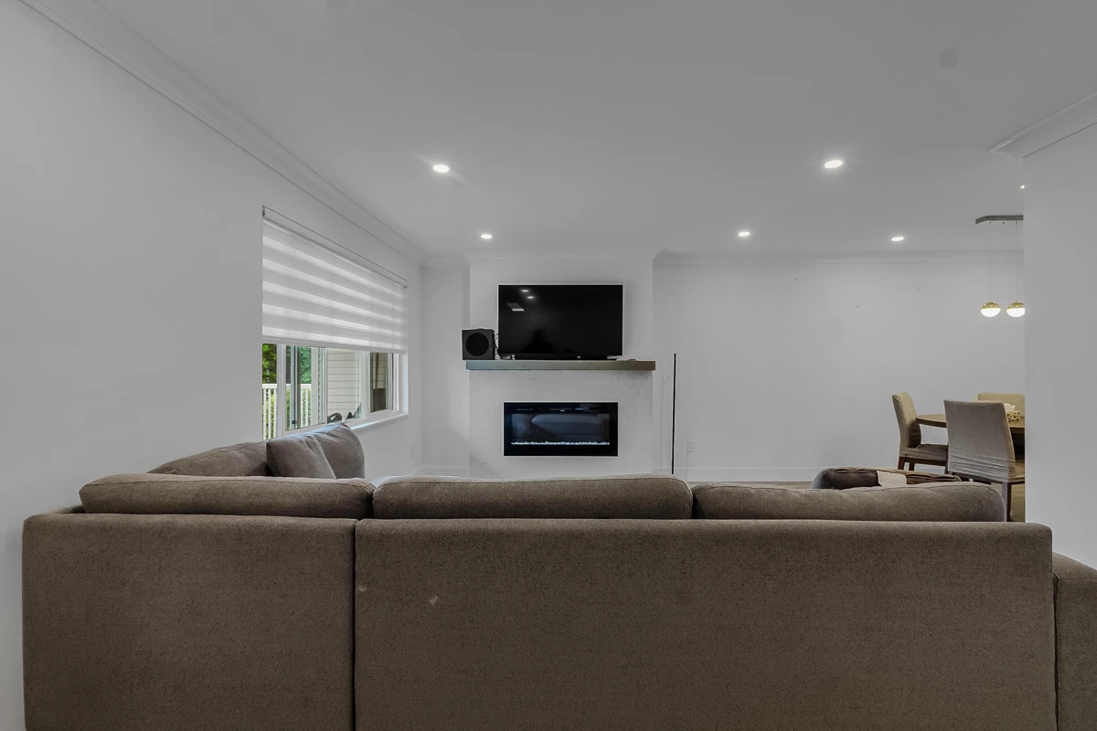 Dining Area Photo of 209 13947 72 Avenue, Surrey, BC