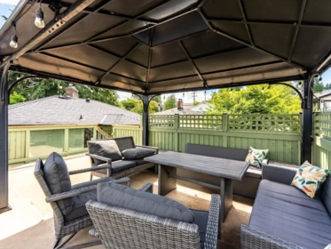 Backyard Photo of 355 Sherbrooke Street, New Westminster, BC