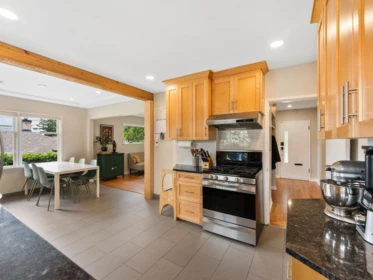 Breakfast Nook Photo of 355 Sherbrooke Street, New Westminster, BC