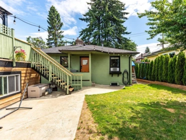 Garage Interior Photo of 355 Sherbrooke Street, New Westminster, BC