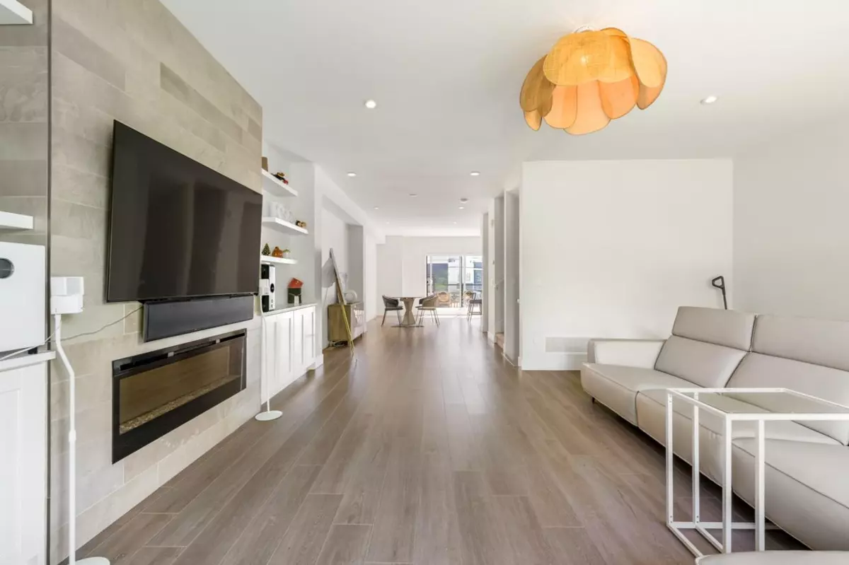 Family Room Photo of 228 2277 Oak Meadows Drive, Surrey, BC