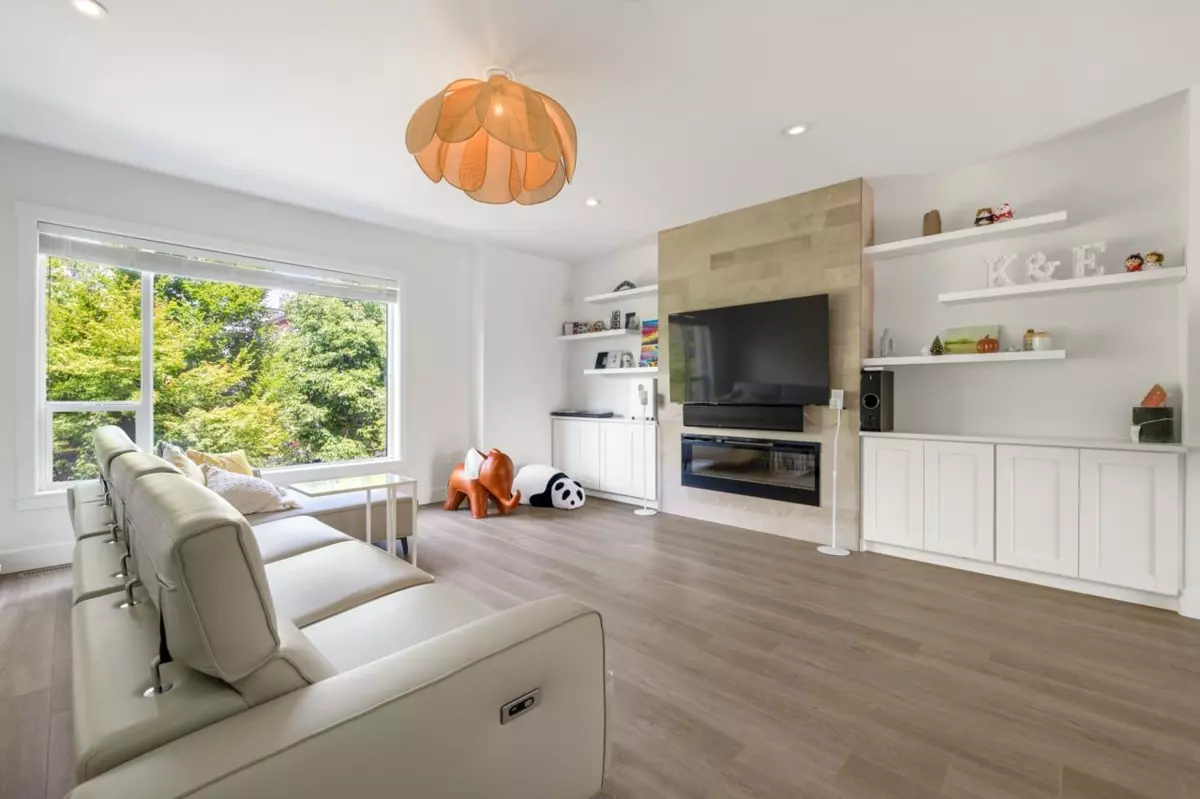 Living Room Photo of 228 2277 Oak Meadows Drive, Surrey, BC