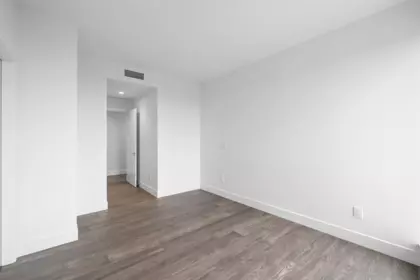 Walk-In Closet Photo of 1005 1475 Foster Street, White Rock, BC