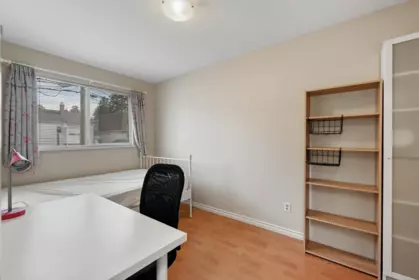 Kitchen Island Photo of 819 W 70th Avenue, Vancouver, BC