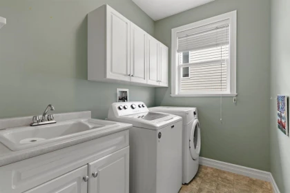 Guest Bathroom Photo of 46035 Sherwood Drive, Chilliwack, BC