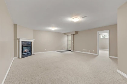 Hallway Photo of 46035 Sherwood Drive, Chilliwack, BC