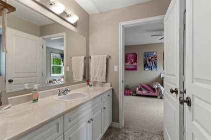 Mudroom Photo of 46035 Sherwood Drive, Chilliwack, BC