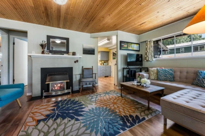 Primary Bedroom Photo of 265 First Avenue, Cultus Lake, BC