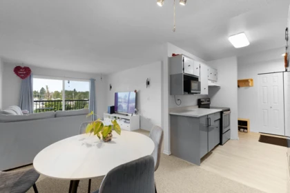 Breakfast Nook Photo of 205 3043 270 Street, Langley, BC