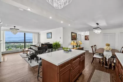 Kitchen Island Photo of 2106 5899 Wilson Avenue, Burnaby, BC