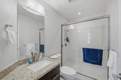 Mudroom Photo of 319 2970 King George Boulevard, Surrey, BC
