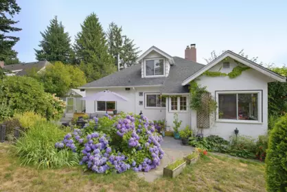 Front Yard Photo of 33043 4th Avenue, Mission, BC