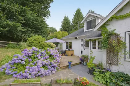 Hot Tub / Spa Photo of 33043 4th Avenue, Mission, BC