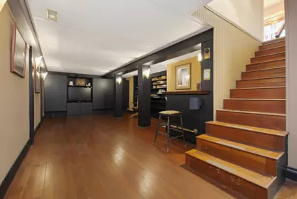 Staircase Photo of 33043 4th Avenue, Mission, BC